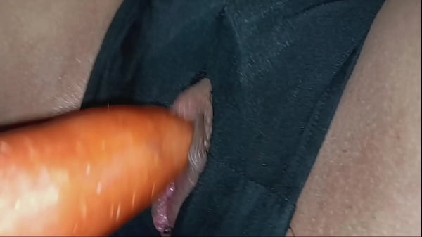 Busty amateur milf loves blowjob 