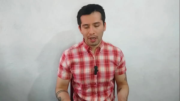 Supervisor y empleado usan el ba&ntilde;o del trabajo para meterse la verga a pelo y a tope! 