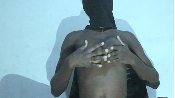 Play MP4 - playing with my tit