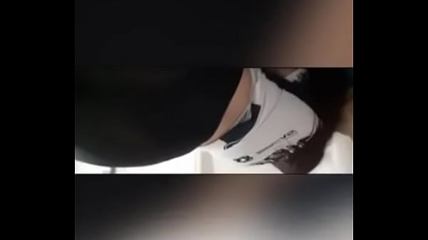 Tuve que cojer con mi jefe para que me suba de puesto 