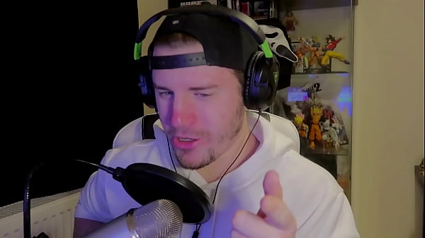 German Girl_Gets Splashed With (Fap CEO) [Uncensored]