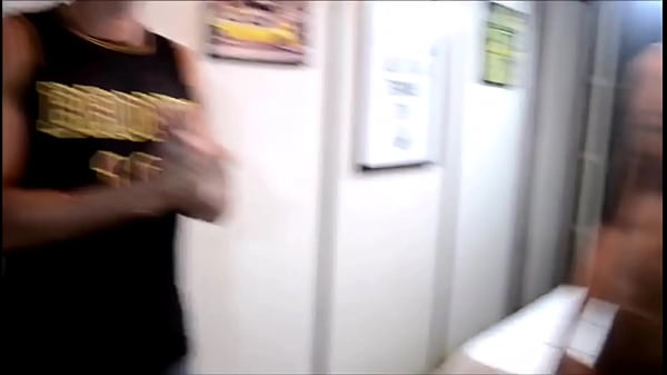 Play MP4 - DOTADO 24CM FUDENDO NO PELO