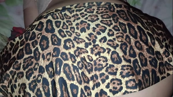 COMENDO MINHANOVINHAGOSTOSARABUDA_DE SAINHA E DE BRINDE AINDA ENCHI A SAFADA DE LEITINHO QUENTE