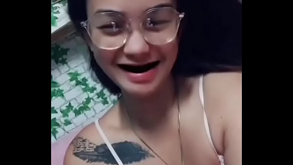 Pinay teasing and dancing 