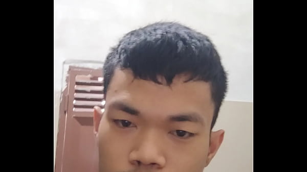 Play MP4 - LUKMAN NGOCOK DI KAMAR MANDI SAMPAI CROT