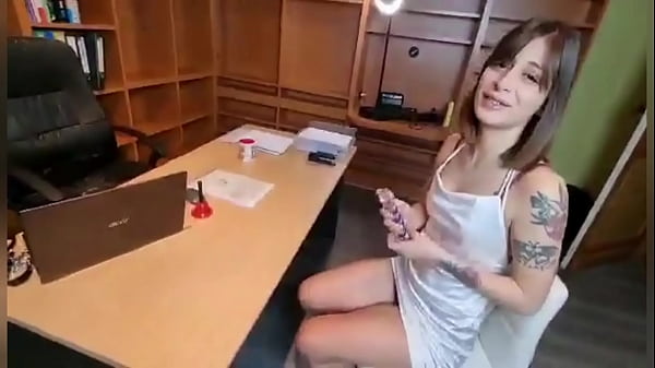 Play MP4 - EXTREME - &lbrack;Dry&rsqb; Silvia Soprano anal gape&comma; PUKE&comma; roughly fucked&comma; spit on face and slapped - "An Office Trilogy - Ep&period;2"