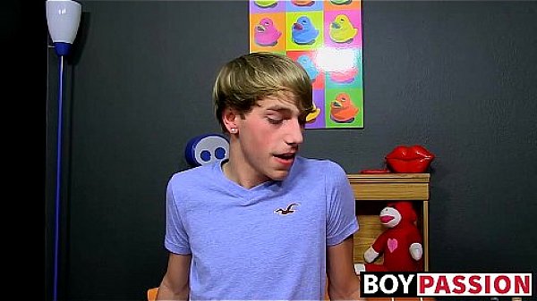 Young asshole dildo stretched solo 