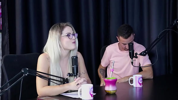 Nonton Come&ccedil;ou Pra Deixar De Ser Clt, N&atilde;o Faz Hard, &eacute; H&eacute;tero Mas Grava Mulheres E &eacute; Acompanhante - Charllottye (sheer/red) thumbnail