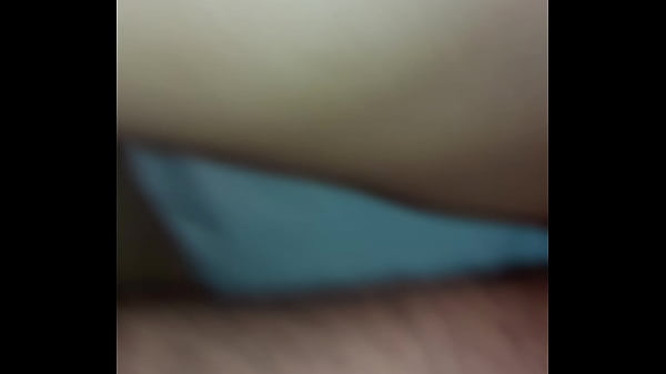 ME VENGO DENTRODE ELLA PERO GRITA DE DOLOR