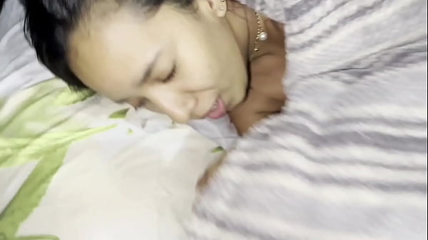 Play MP4 - What are you doing bro&quest; Stepsister got tricked by her stepbrother&comma; she thought he was her boyfriend