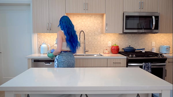 Nonton Spring Cleaning thumbnail