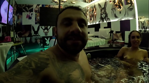 Confiss&otilde;es de motel atrizes revelam fetiches de clientes e segredos de cornos 