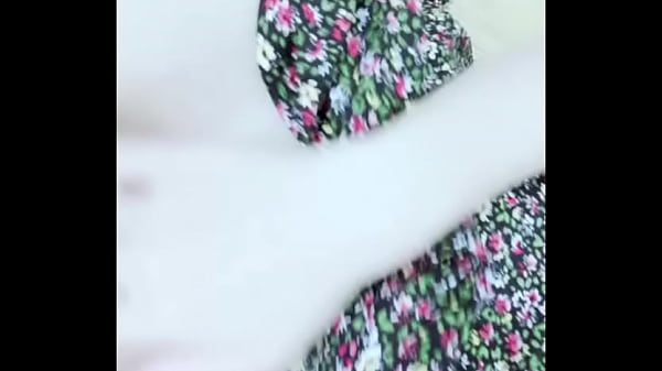 Em da trắng lồn đẹp thủ_dâm lên đỉnh